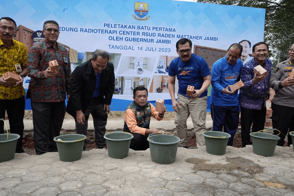 Gubernur Al Haris Meresmikan Peletakkan Batu Pertama Pada Pembangunan Gedung Radioterapi RSUD Mattaher
