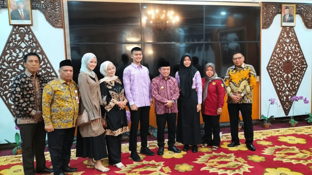 Gubernur Jambi Lepas Keberangkatan 2 Anggota Paskibraka Dari Provinsi Jambi ke Tingkat Nasional
