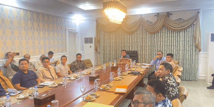 Gubernur Jambi Beserta Jasa Raharja Berdiskusi Bersama Membahas Pemantapan Izin dan Standar Operasional Bagi Angkutan Umum