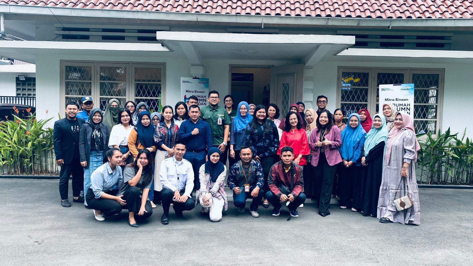 Sosialisasi dan edukasi soal keuangan dilakukan oleh OJK dan Rumah UMKM binaan BUMN Sumut.