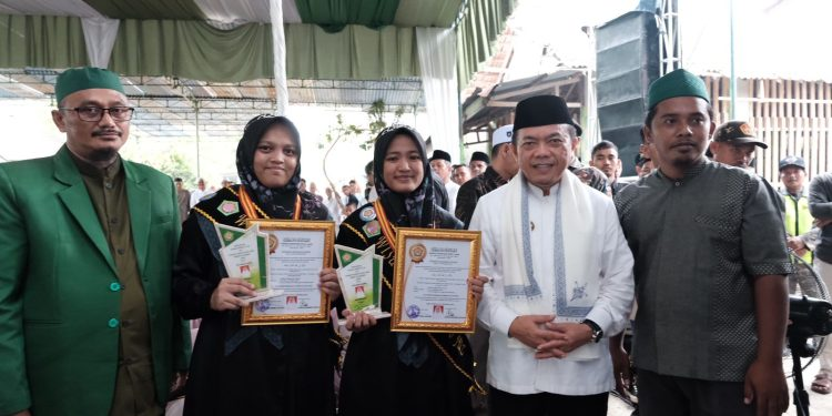 Gubernur Jambi Berikan Hadiah Istimewa Bagi Santri Penghafal Al-Qur'an Lulusan Ponpes Nurul Jadid Singkut