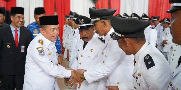 Gubernur Jambi Hadiri Pengukuhan Perpanjangan Masa Jabatan Kepala Desa dan Ketua TP-PKK Desa Kabupaten Muarojambi