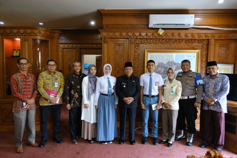 Wagub Sani Terima Dua Calon Paskibraka di IKN Tingkat Pusat Utusan Jambi