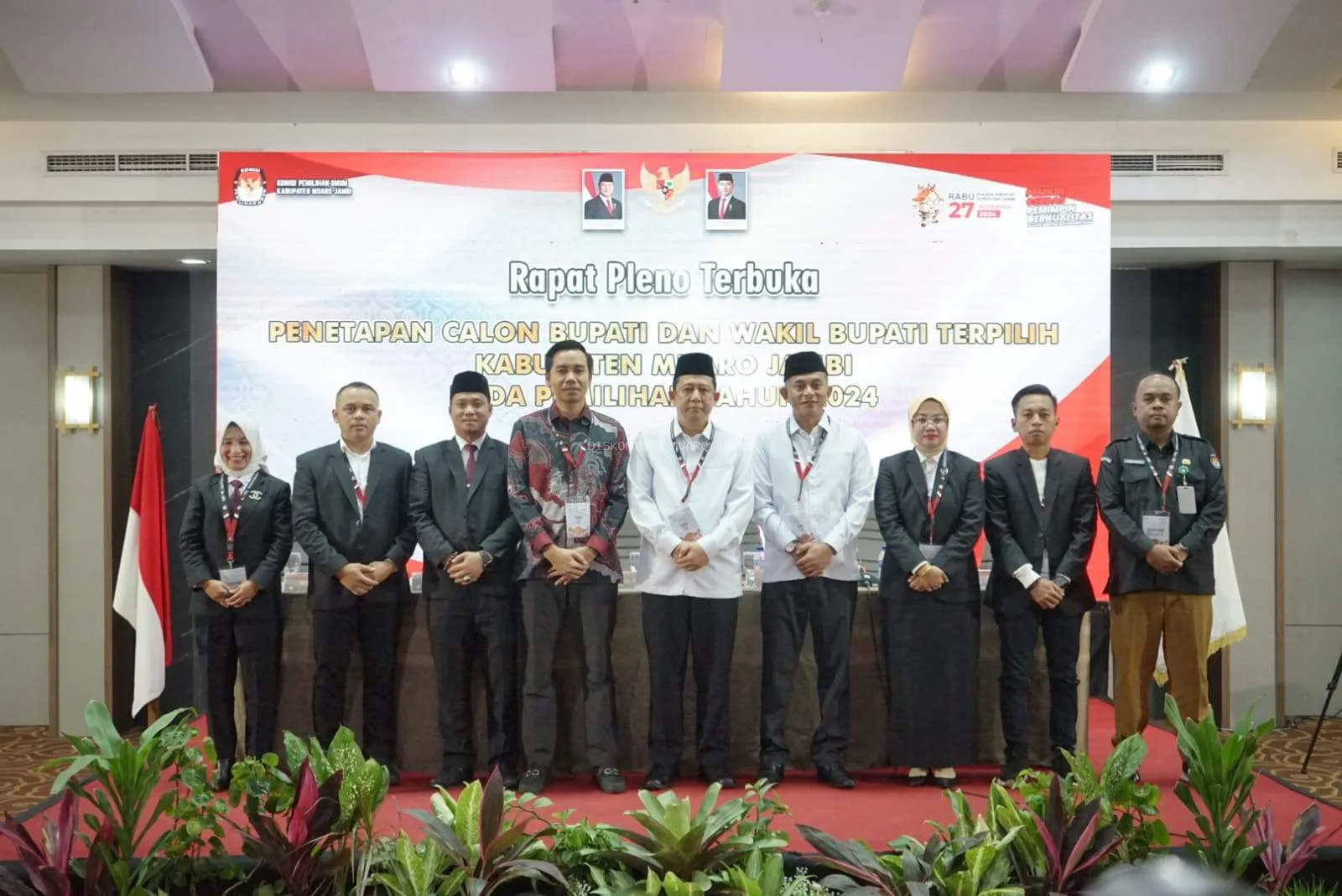 Sekda Kabupaten Muaro Jambi Budhi Hartono,S.Sos.MT Menghadiri Gelar Rapat Pleno Terbuka Penetapan Calon Bupati dan Wakil Bupati Muaro Jambi.