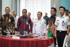 Gubernur Al Haris Serahkan Paritrana Award 2025, Tegaskan Komitmen Perlindungan Ketenagakerjaan di Jambi