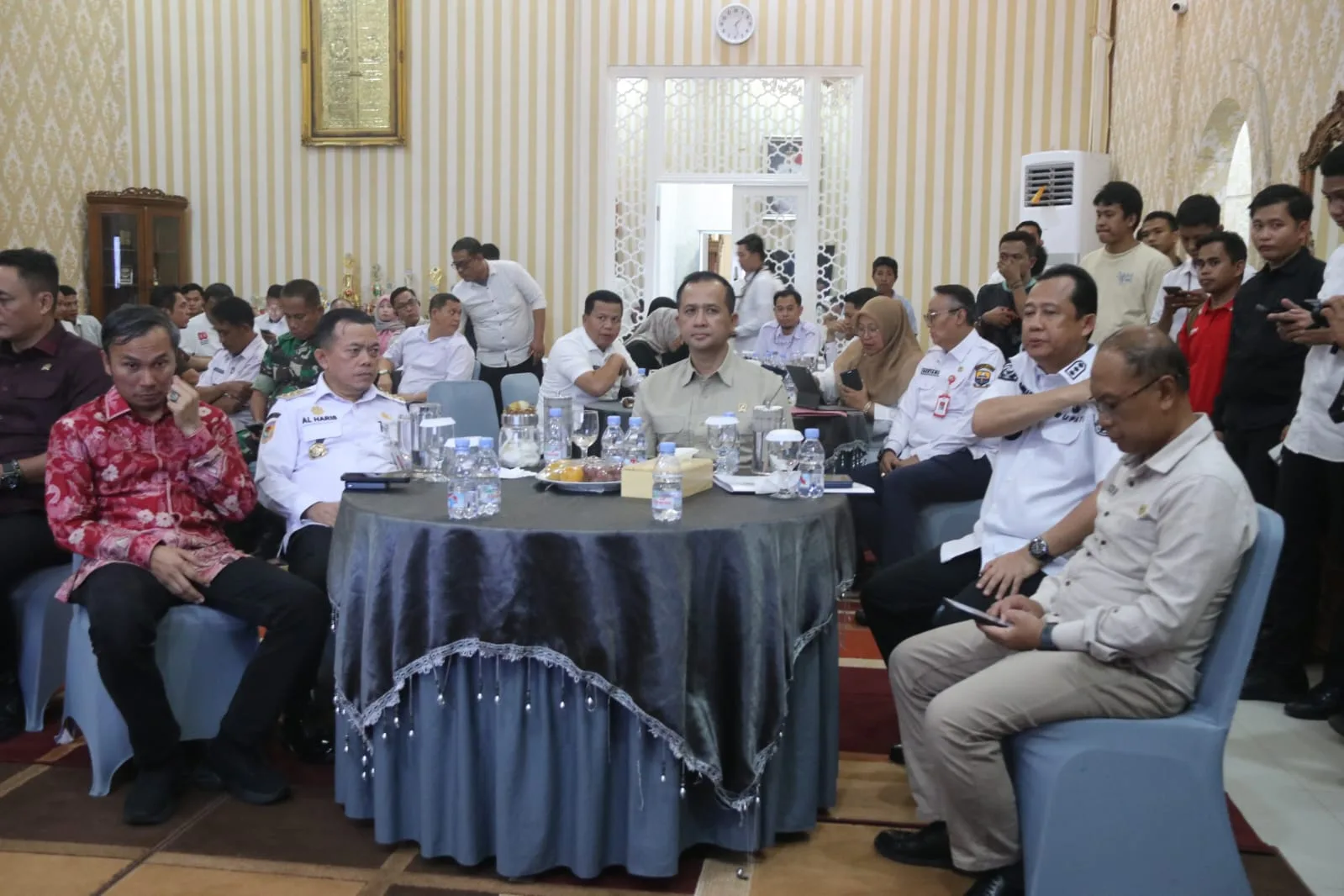 Gubernur Al Haris Dampingi Menteri Transmigrasi Bahas Penyelesaian TSM IV Gelam Baru di Muaro Jambi