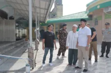 Bersiap Menyambut Bulan Suci Ramadhan 1446H/2025, Bupati Anwar Anwar Sadat Pimpin Langsung Gotong royong disejumlah Masjid
