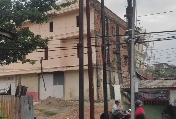 Warga Resah! Ada Provider Pasang Tiang Jaringan Tanpa Izin
