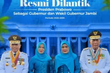 Resmi Dilantik Menjadi Gubernur Bersama Wakilnya, Al Haris: "Mari kita Bergandengan Tangan Membangun Jambi yang lebih baik Periode 2025-2030"