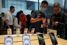 iPhone Fold Siap Meluncur 2026, Analis Bocorkan Spesifikasi dan Harga Fantastis