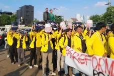 BEM SI Demo DPR: 13 Tuntutan Mahasiswa untuk Selamatkan Indonesia