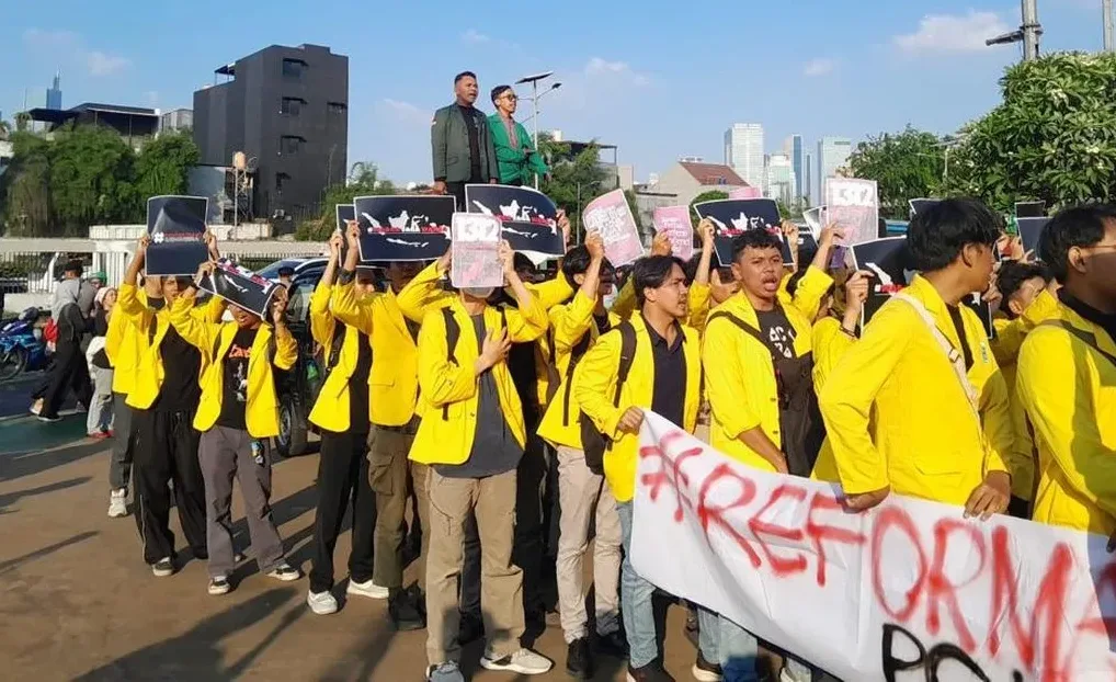 BEM SI Demo DPR: 13 Tuntutan Mahasiswa untuk Selamatkan Indonesia