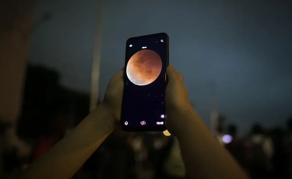 Besok Malam Ada Gerhana Bulan Total atau Blood Moon, Ini Jadwal Lengkap dan Cara Menyaksikannya