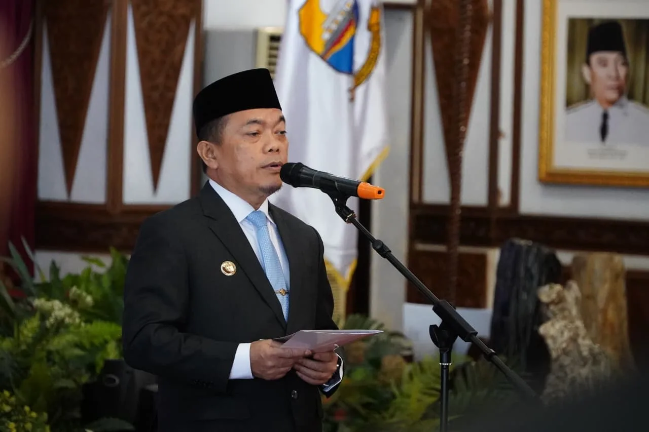 Gubernur Al Haris Lantik Direksi Baru Bank Jambi, Dorong Profesionalisme dan Inovasi