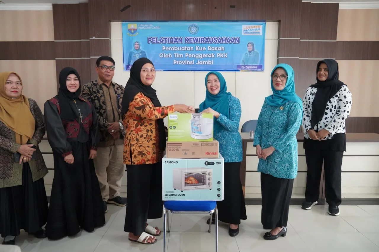 Hj. Hesti Haris Dorong Kreativitas dan Kualitas Produk UMKM Olahan Pangan di Jambi