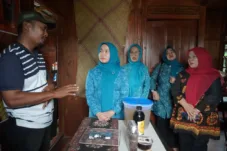 Hj. Hesti Haris Apresiasi Inovasi Rumah Kreatif Nekno dalam Pemanfaatan Limbah Sawit