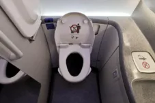 Toilet Pesawat Virgin Australia Rusak, Urine Meluap dan Penumpang Buang Air di Celana