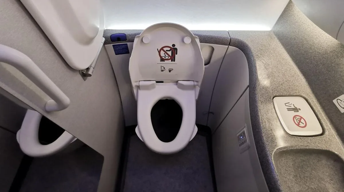 Toilet Pesawat Virgin Australia Rusak, Urine Meluap dan Penumpang Buang Air di Celana