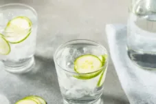 7 Manfaat Minum Air Mentimun, dari Bikin Kulit Awet Muda hingga Jaga Kesehatan Jantung
