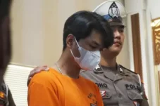 Christiano Tarigan, Pengemudi BMW Tersangka Kecelakaan Maut UGM, Berlutut Minta Maaf di Persidangan