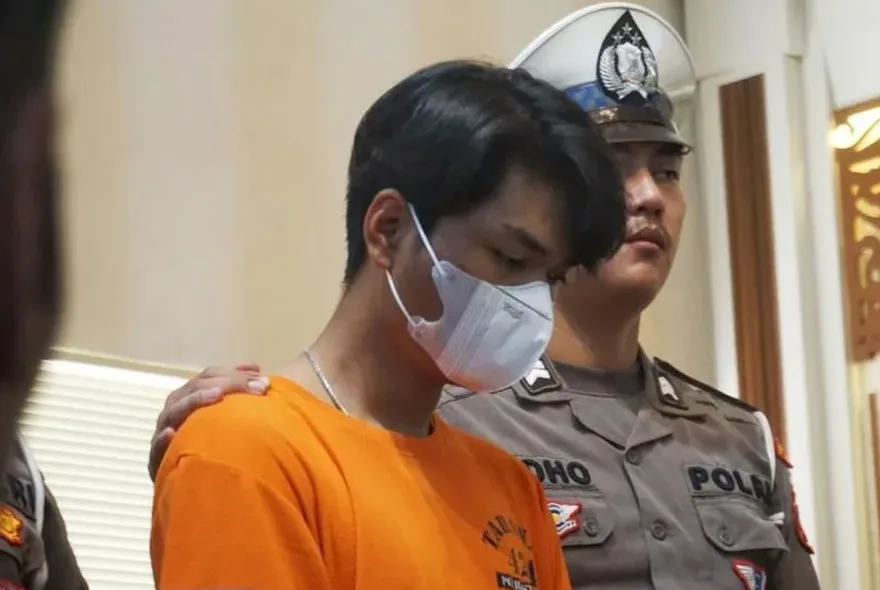 Christiano Tarigan, Pengemudi BMW Tersangka Kecelakaan Maut UGM, Berlutut Minta Maaf di Persidangan
