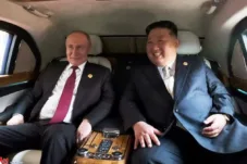 Bodyguard Korea Utara Lap Kursi Kim Jong Un Usai Bertemu Putin, Cegah DNA Dicuri?