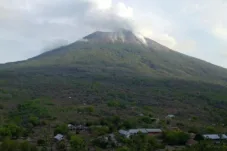 Gunung Ili Lewotolok di NTT Erupsi, Semburkan Abu Vulkanik 800 Meter