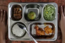 Realisasi Anggaran Makan Bergizi Gratis Seret, Layakkah Dikebut dalam 3 Bulan?