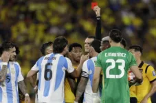 Tanpa Messi dan Bermain dengan 10 Pemain, Argentina Takluk dari Ekuador