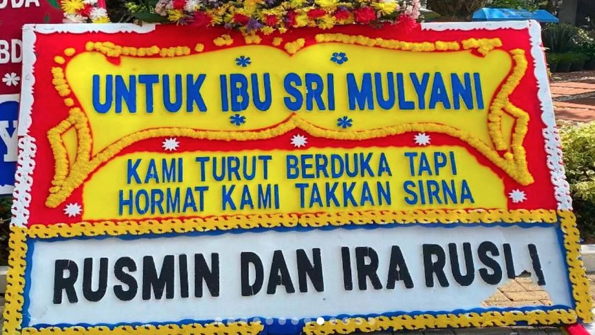 Sri Mulyani Dapat Dukungan Karangan Bunga Usai Rumahnya Dijarah