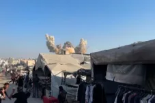 Detik-Detik Serangan Israel Hantam Al Jazeera Club di Gaza, Warga Palestina Berlarian