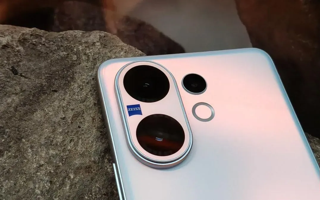 Vivo X300 Rilis Bulan Depan: Kamera Zeiss 200MP dan Chip Dimensity 9500