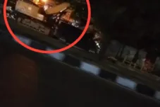 Satu Unit Alat Berat Diduga Sitaan Kasus PETI Terpantau Keluar dari Polres Bungo, Kok Bisa?