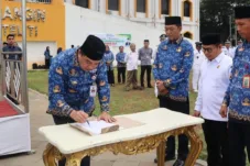 Pimpin Apel Kedisiplinan, Pj Bupati dan Ribuan ASN Merangin Berikrar Netralitas pada Pemilu 2024