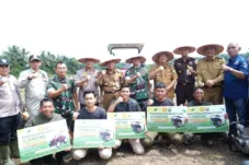 Bupati Muaro Jambi BBS Hadiri Penanaman Padi Serentak untuk Swasembada Pangan Nasional