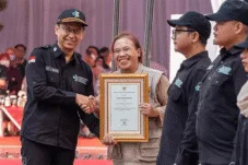 Menteri Kesehatan Memberi Penghargaan Tim Misi Kemanusiaan Untuk Gempa Turki