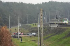 Polandia Tuduh Dua Warga Ukraina Ledakkan Rel Kereta Dekat Warsawa