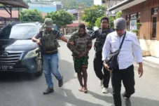 Satgas Damai Cartenz Tangkap Anggota KKB Pelaku Pembunuhan Nakes yang Buron Sejak 2021