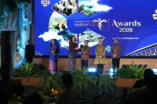 Gubernur Al Haris Raih Penghargaan Most Inspiring Tourism Leader di Wonderful Indonesia Award 2025