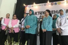 Pemprov DKI Jakarta Gelar Operasi Katarak dan Pembagian Kacamata Gratis di Hari Ibu 2025