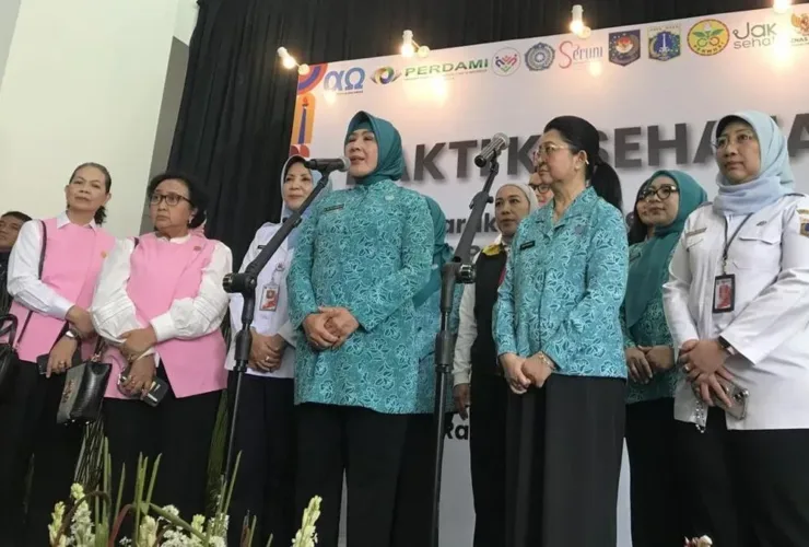 Pemprov DKI Jakarta Gelar Operasi Katarak dan Pembagian Kacamata Gratis di Hari Ibu 2025