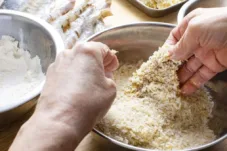 Serupa tapi Tak Sama, Ini Perbedaan Tepung Panir dan Tepung Roti yang Perlu Diketahui