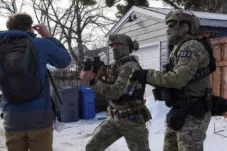 Adu Jotos Berujung Tembakan, Petugas ICE Lukai WN Venezuela di Minneapolis AS