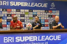 Mauricio Souza Ungkap Alasan Persija Rekrut Shayne Pattynama