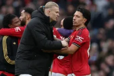 Lisandro Martinez Jawab Sindiran Scholes dan Butt dengan Penampilan Gemilang