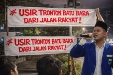 Masyarakat Sarolangun Tolak Lalu-lalang Tronton Batu Bara: Jalan Rusak & Mengancam Keselamatan Pengendara!