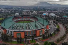 Atap Stadion Pakansari Bogor Rusak Parah Diterjang Hujan & Angin Kencang, Ini Kronologi dan Dampaknya