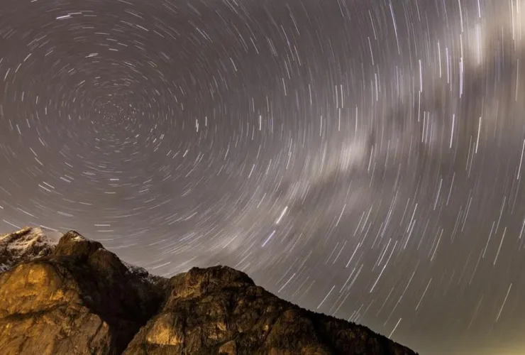 Puncak Hujan Meteor Alpha Centaurid Terjadi Besok, Simak Waktu dan Cara Mengamatinya