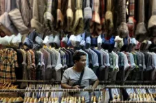 Kemendag Amankan Puluhan Ribu Bal Pakaian Bekas Ilegal Sepanjang 2022–2025