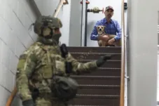 Pelajar Imigran di Minneapolis Terpaksa Belajar dari Rumah Demi Hindari Razia ICE